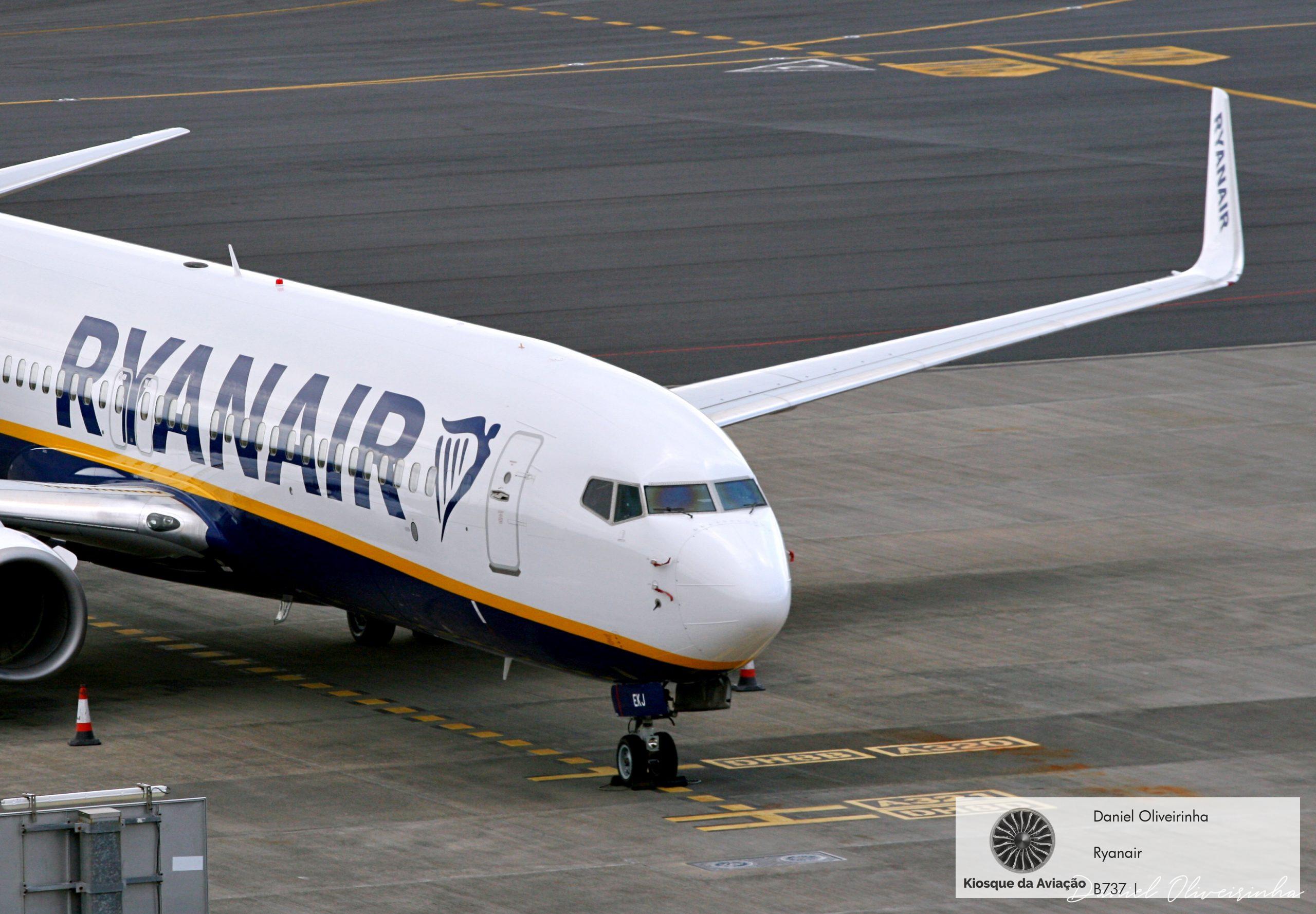 Boeing 737-8AS