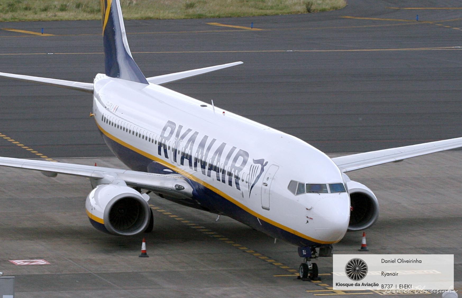 Boeing 737-8AS