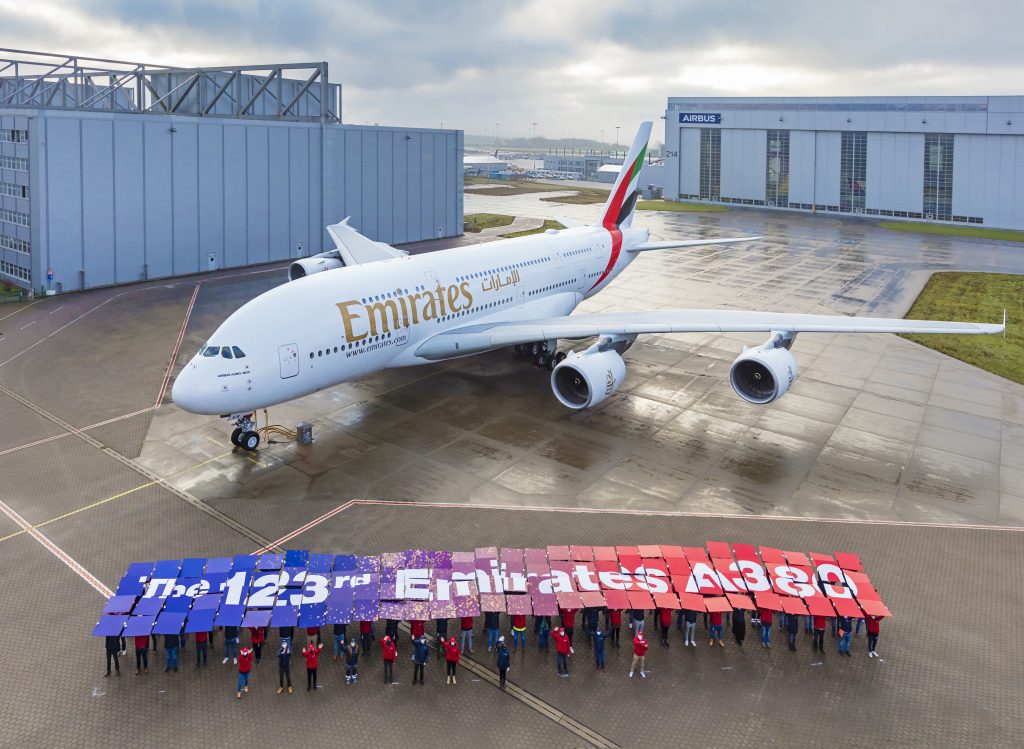 Emirates assinala a entrega do último A380 da frota