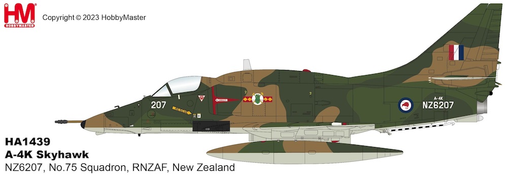 hobbymaster-ha1439-a4k-skyhawk-nz6207-no75-squadron-rnzaf-new-zealand-x19-199077_0