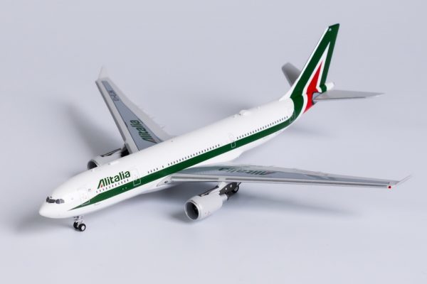 ng-models-61036-airbus-a330-200-ita-airways-ei-ejn-with-operated-by-ita-sticker-named-il-tintoretto-xb9-183551_0