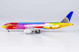 ng-models-72005-boeing-777-200er-continental-airlines-peter-max-n77014-xeb-194763_1
