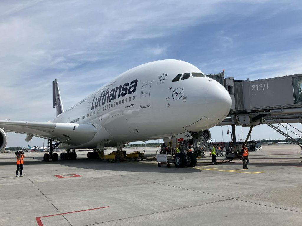 Airbus A380 da Lufthansa entra em operação comercial novamente