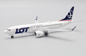 jc-wings-lh4199-boeing-737-max-8-lot-polish-airline-sp-lvf-xb6-189284_0