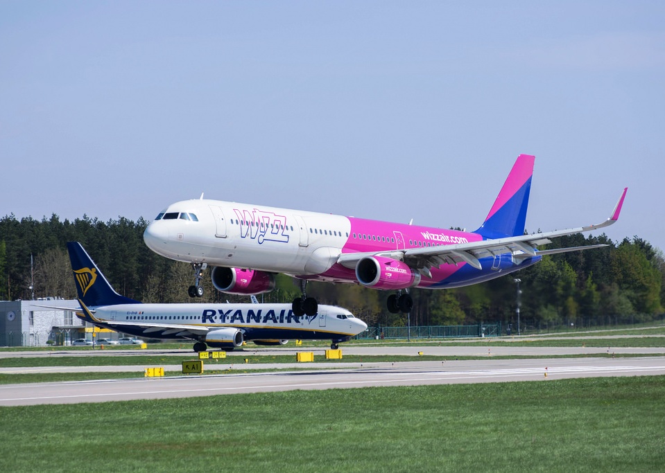 Motores Pratt & Whitney obrigam Wizz Air a cancelar várias rotas e Ryanair já lançou campanha