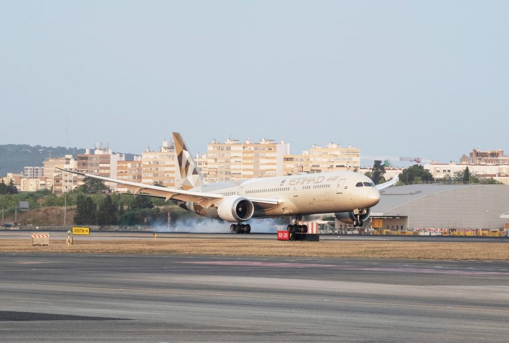 Etihad Airways reforça temporariamente a rota entre Abu Dhabi e Lisboa