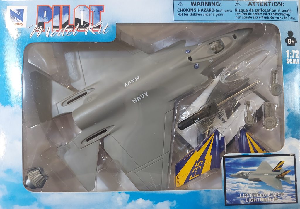 LOCKHEED F-35C LIGHTNING II (New Ray Pilot Model Kit)