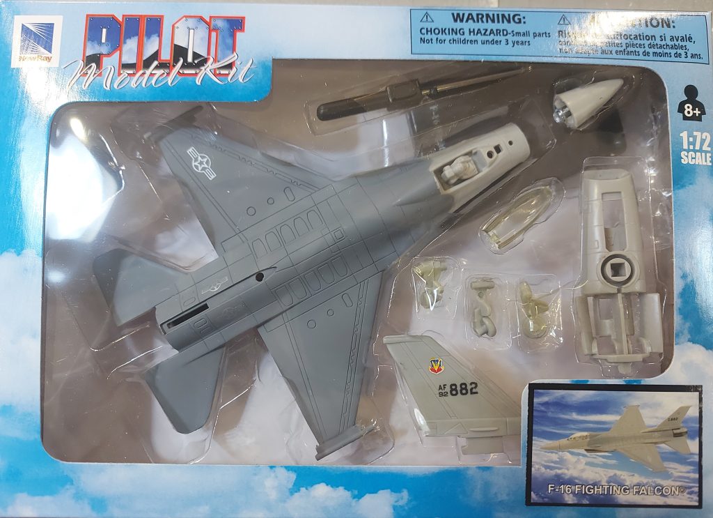 F-16 FIGHTING FALCON (New Ray Pilot Model Kit)