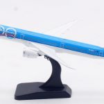 aviation-400-av4230-boeing-787-10-dreamliner-klm-ph-bka-detachable-gear-x6f-206364_0