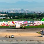 phoenix-models-04610-boeing-777-300er-eva-air-hello-kitty-b-16722-x35-206713_0