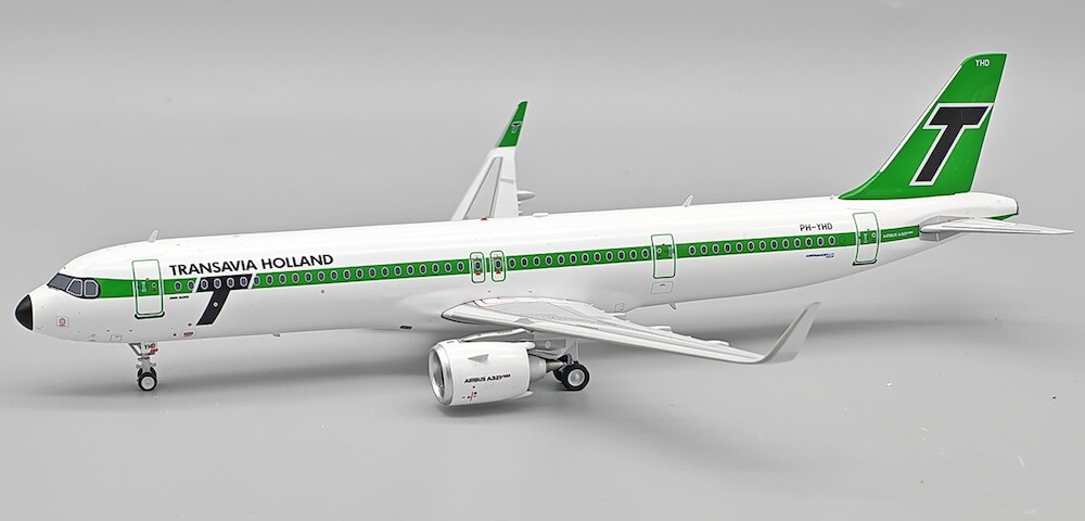 inflight-200-iflhs009-airbus-a321neo-transavia-retro-john-block-60-years-anniversary-ph-yhd-xae-209075_0