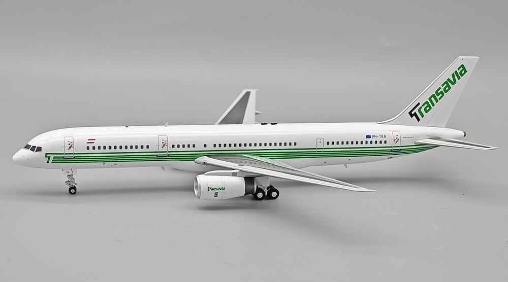 inflight-200-iflhs011-boeing-757-200-transavia-ph-tka-x57-211183_0