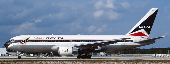 jc-wings-xx40498-boeing-767-200-delta-air-lines-spirit-of-delta-n102da-polished-xf0-211235_0