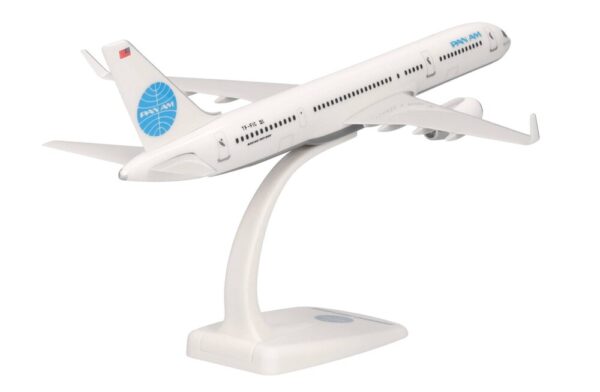 herpa-wings-614603-boeing-757-200-pan-am-tracing-the-transatlantic-tf-fic-x42-213353_3
