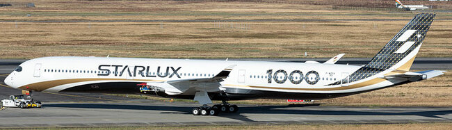 aviation-400-av4361-airbus-a350-1000-starlux-airlines-carbon-fiber-b-58551-detachable-gear-x4b-213821_0