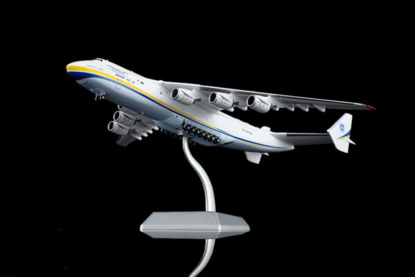 hx-models-an22504-antonov-an225-antonov-airlines-ukraine-national-colors-ur-82060-xcd-217712_2 (1)