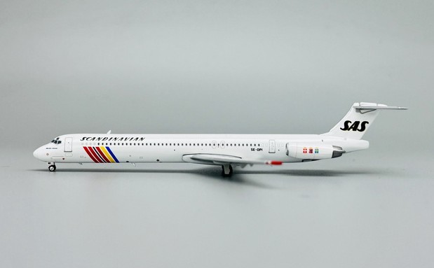 phoenix-models-12057-mcdonnell-douglas-md83-sas-scandinavian-airlines-se-dpi-x43-215429_0