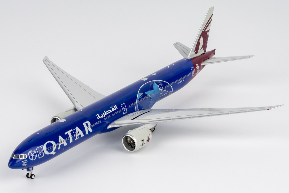 ng-models-73084-boeing-777-300er-qatar-airways-uefa-champions-league-a7-bed-x47-216427_0