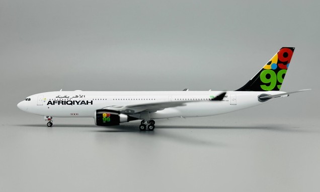 phoenix-models-12061-airbus-a330-200-afriqiyah-green-libyan-flag-5a-onf-x30-216033_0