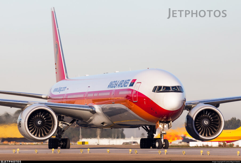 TAAG vai operar voos especiais entre o Porto e Luanda no Natal e Fim de Ano