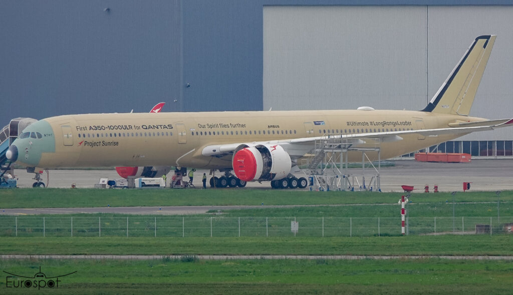 Primeiro Airbus A350-1000ULR da Qantas já recebeu motores