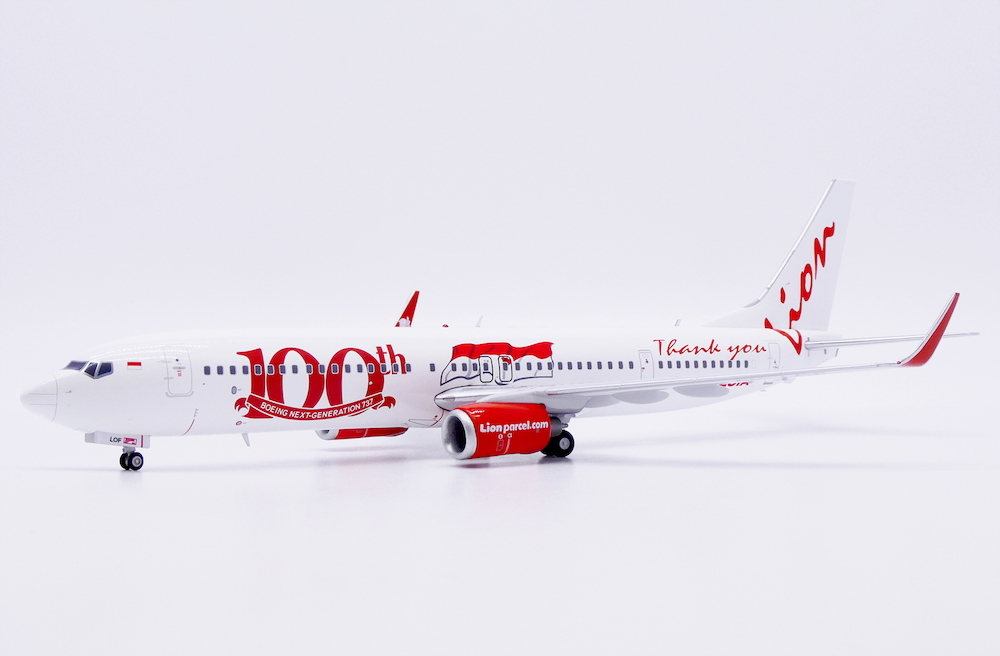 jc-wings-xx20610-boeing-737-900er-lion-air-100th-boeing-next-generation-737-pk-lof-x98-219595_0