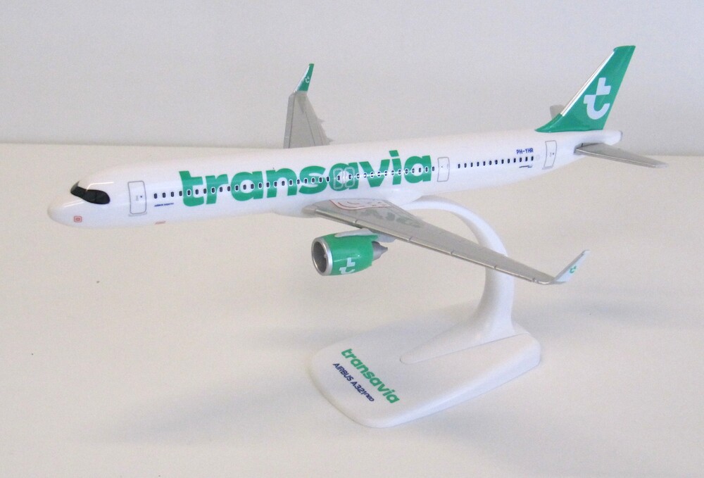 ppc-225384-airbus-a321neo-transavia-ph-yhr-new-colors-x2d-219490_0