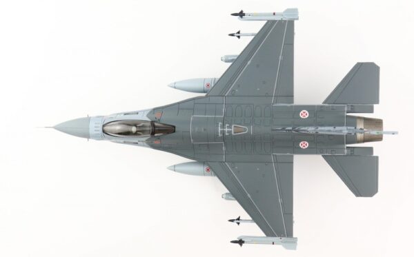 hobbymaster-ha3889-f16am-fighting-falcon-301-sq-jaguares-portuguese-air-force-nato-tiger-meet-2011-xfb-179499_5