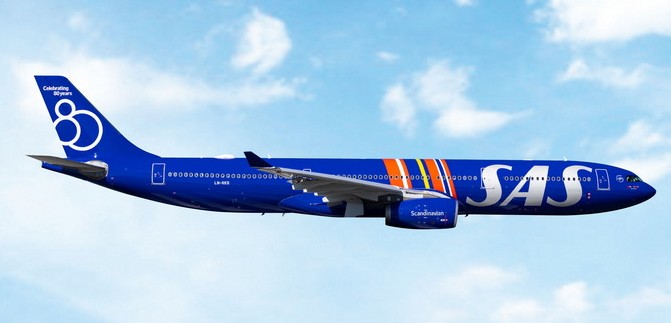 phoenix-models-12096-airbus-a330-300-sas-scandinavian-airlines-celebrating-80-years-ln-rkr-xe3-220266_0